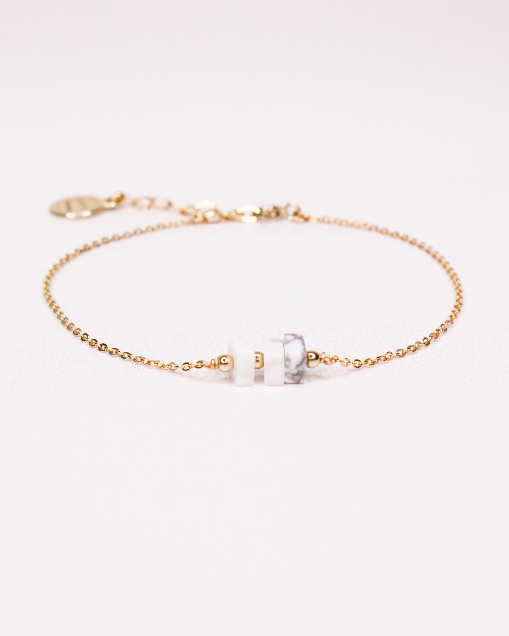 Hathor - Bracelet chaine femme howlite or ou argent