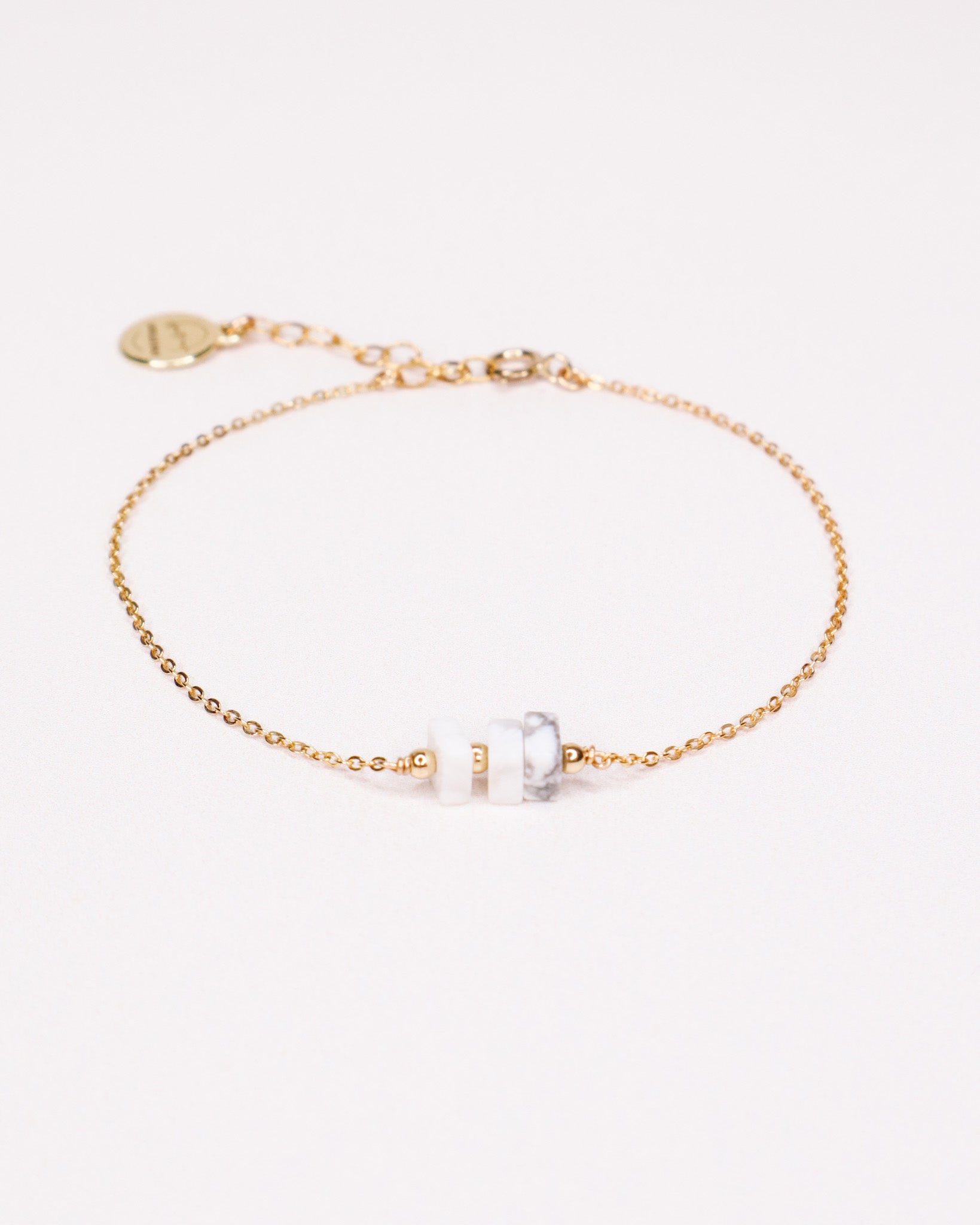 Hathor - Bracelet chaine femme howlite or ou argent