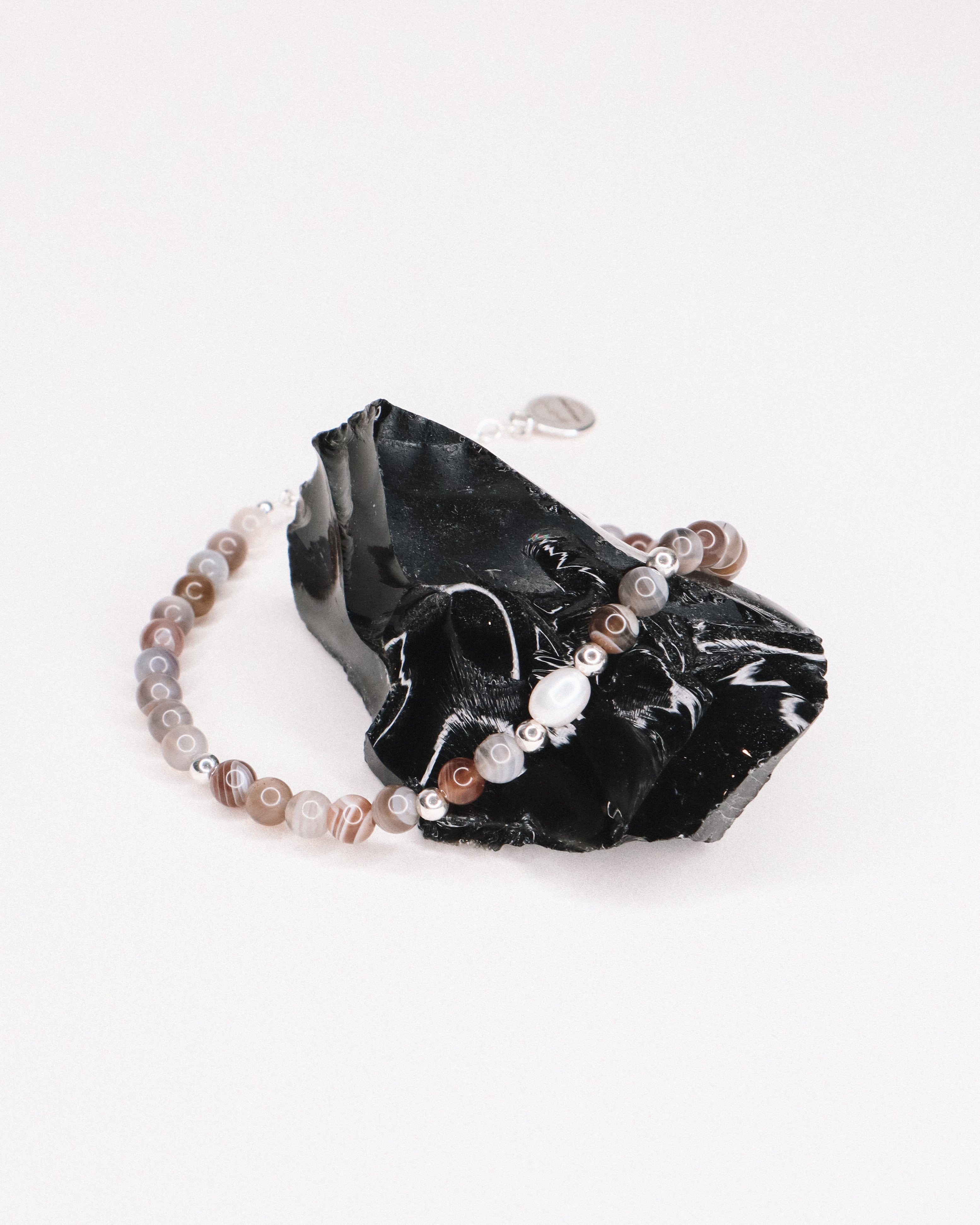 Kavachi - bracelet perles homme agate botswana marron or ou argent