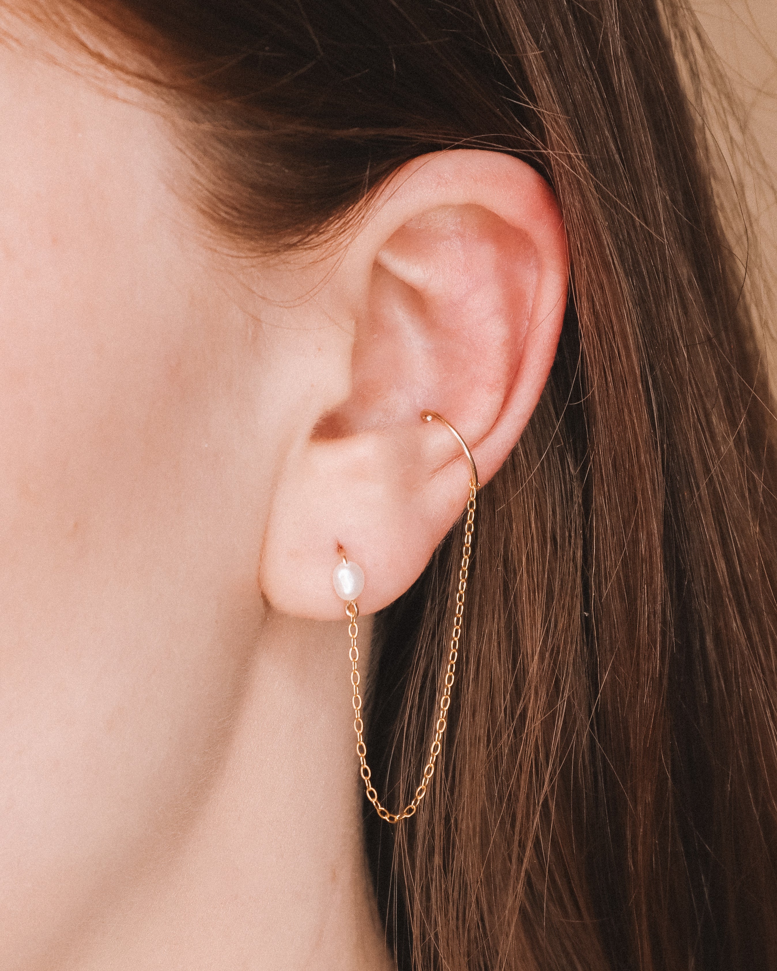 Tambora - faux piercing puces d'oreilles chaine perle de culture or argent