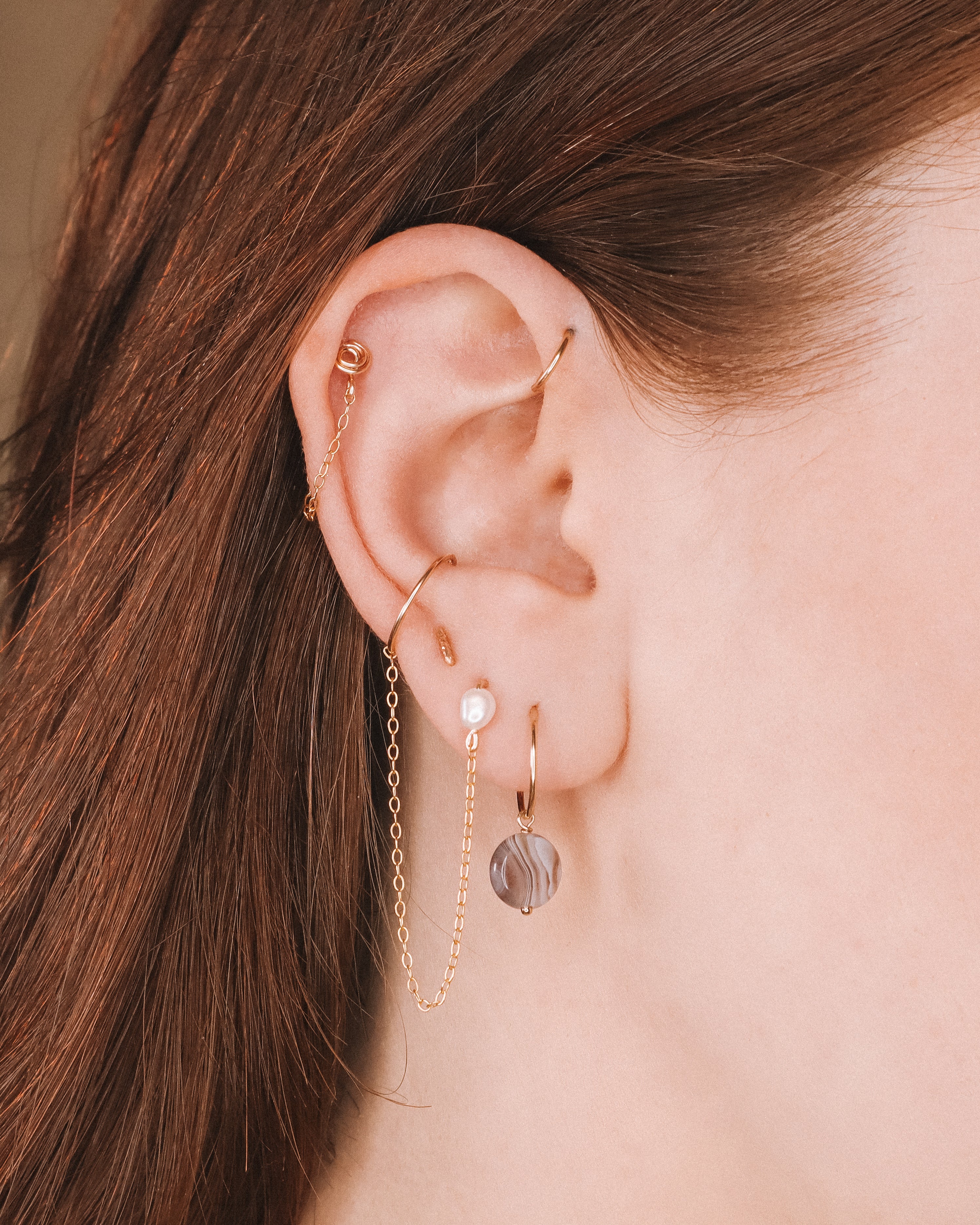 Tambora - faux piercing puces d'oreilles chaine perle de culture or argent