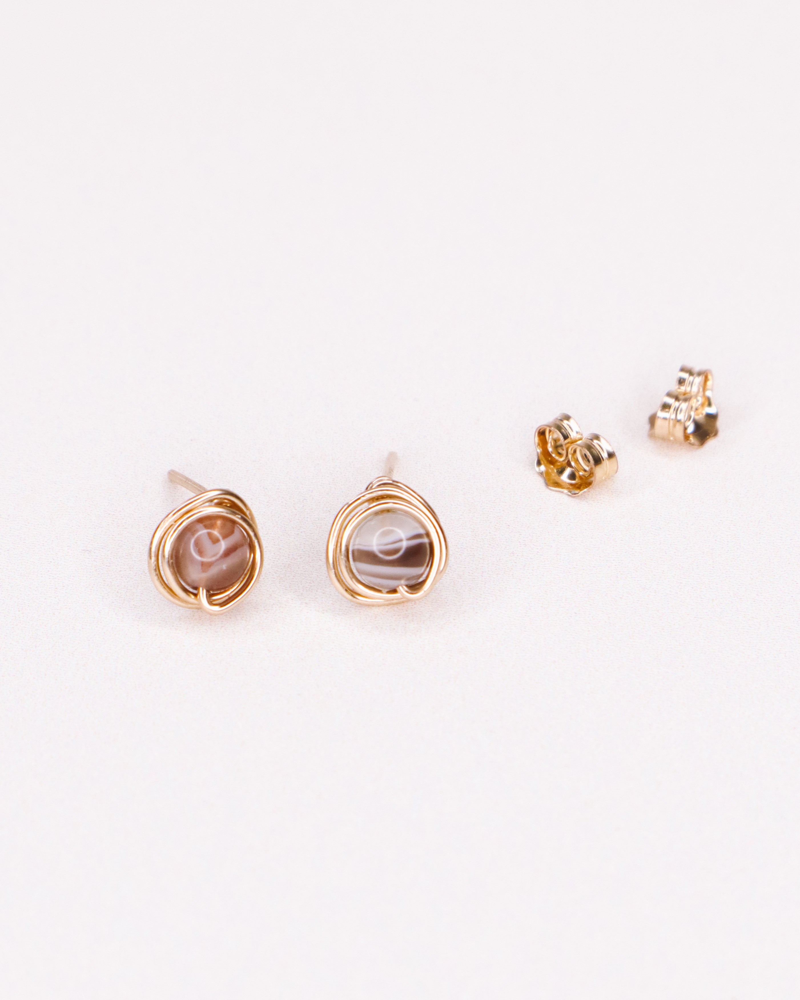 Yasur - Boucles d'oreilles puces agate botswana or ou argent