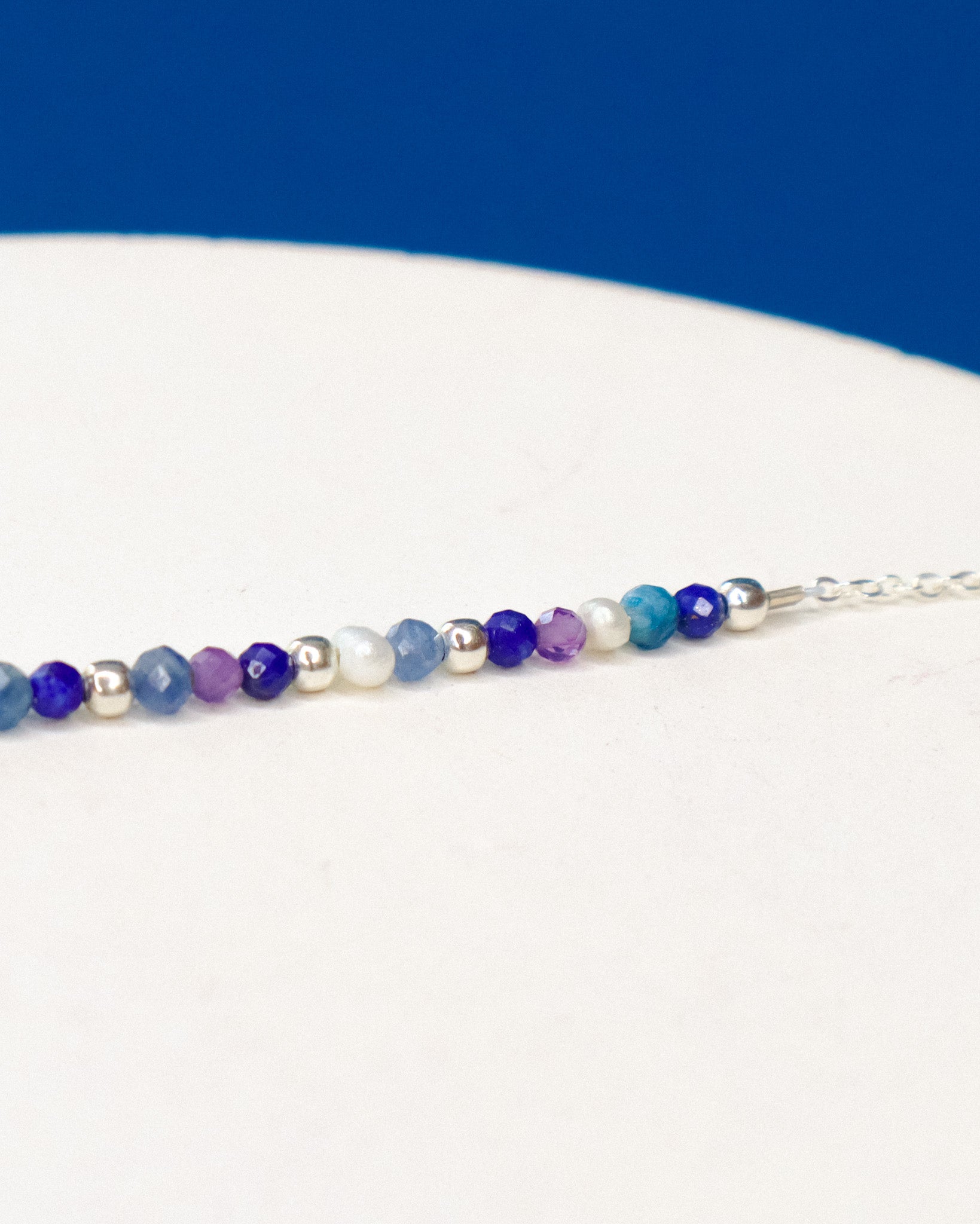 Céphée - bracelet chaine empierré lapis lazuli, améthyste et perle de culture or ou argent