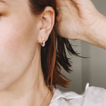 Beaume blanc - Boucles d'oreilles creoles precieuses en perle de culture blanche or ou argent 