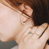 Beaume blanc - Boucles d'oreilles creoles precieuses en perle de culture blanche or ou argent 