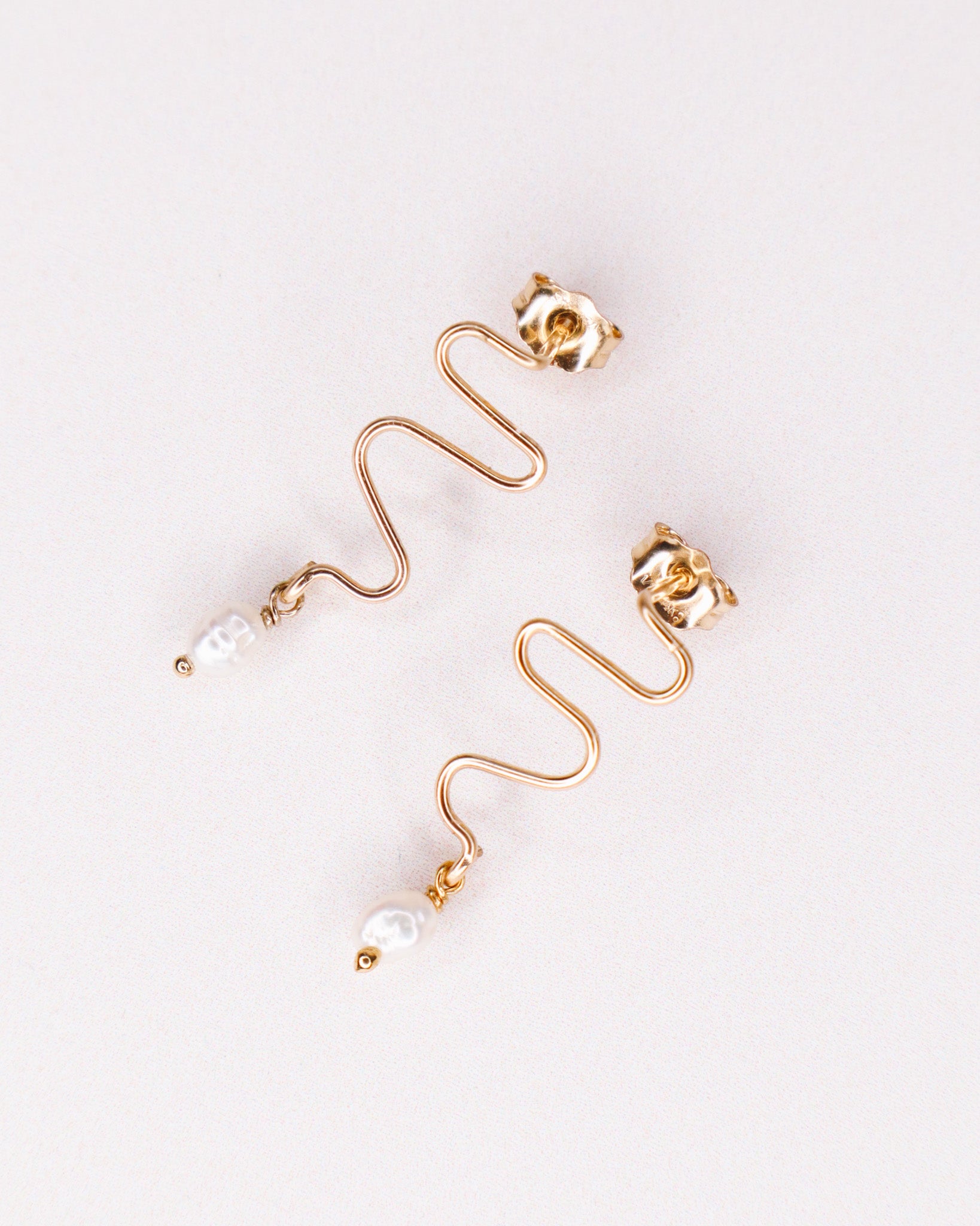 Delphes - Boucles d'oreilles pendantes serpent perle de culture or argent 