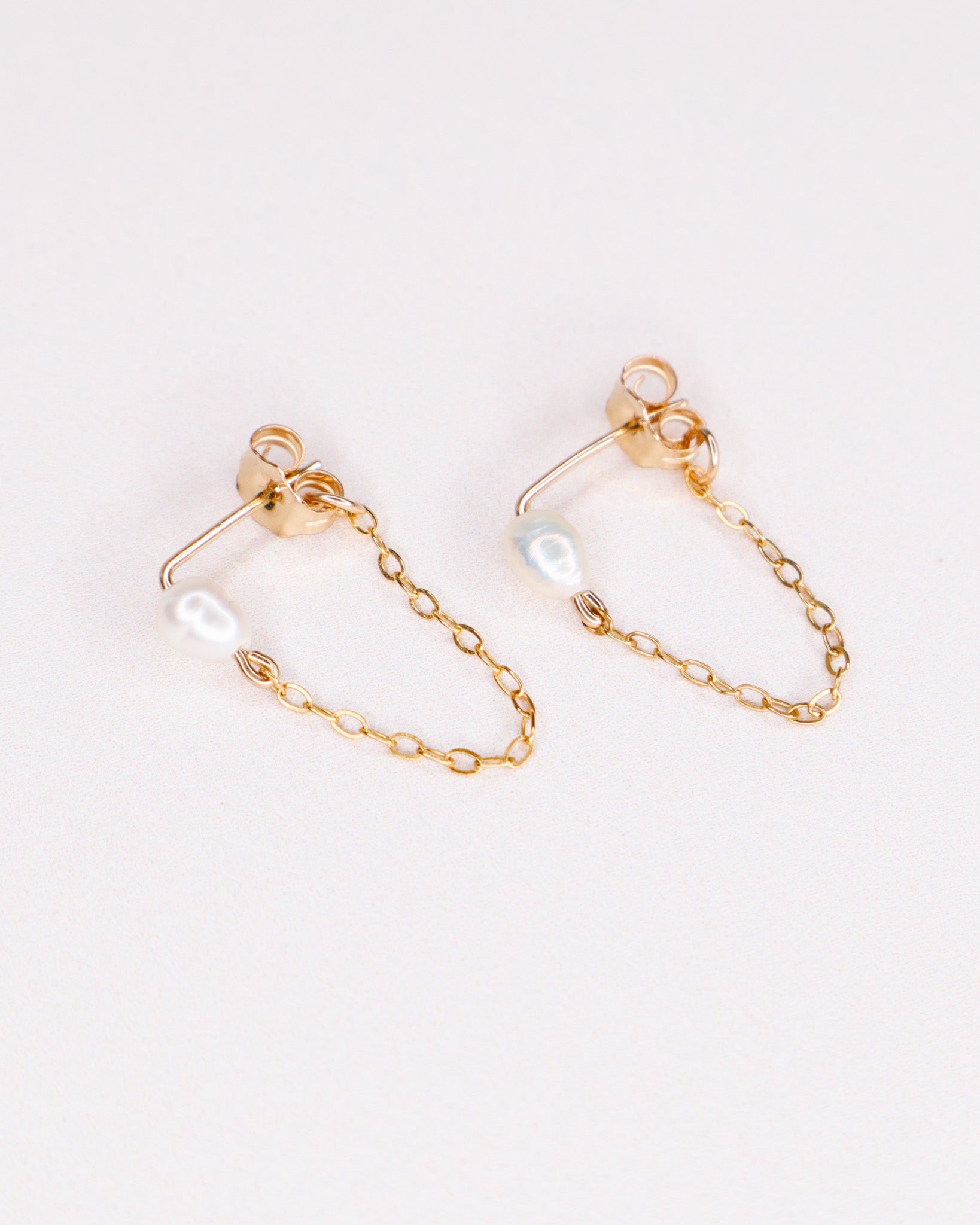 Eris - Boucles d'oreilles chainettes perles de culture or ou argent 