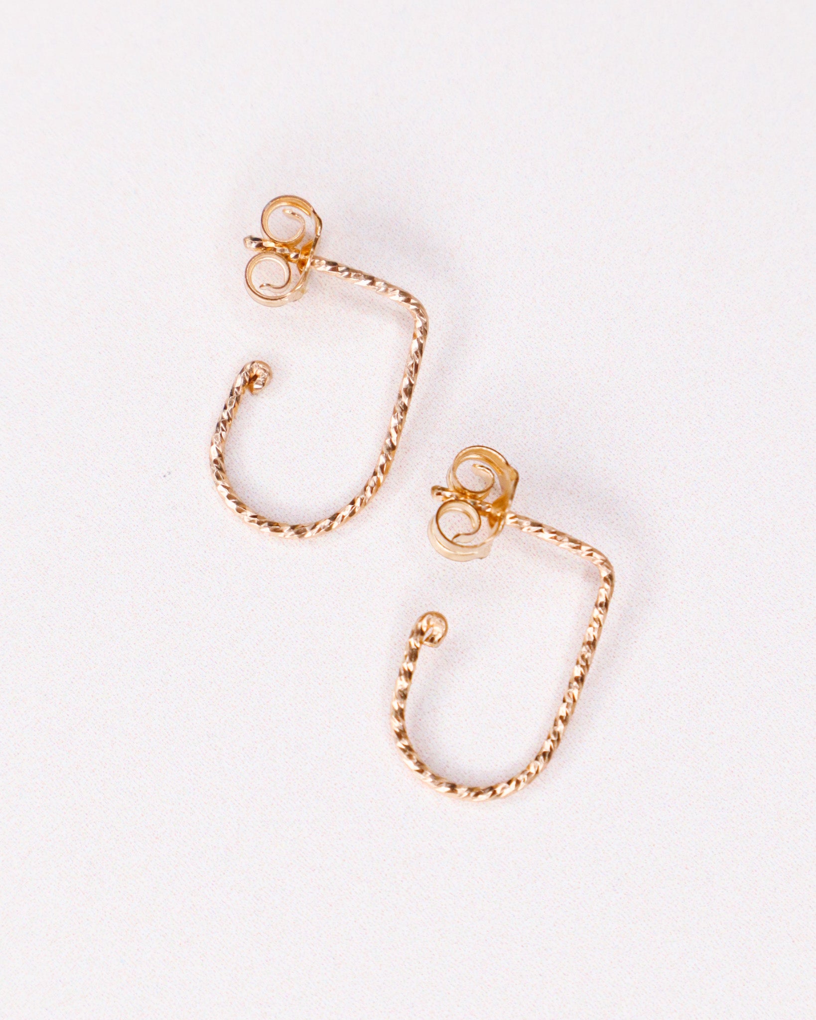 Helix - Boucles d'oreilles puces demi rondes diamantees or ou argent 