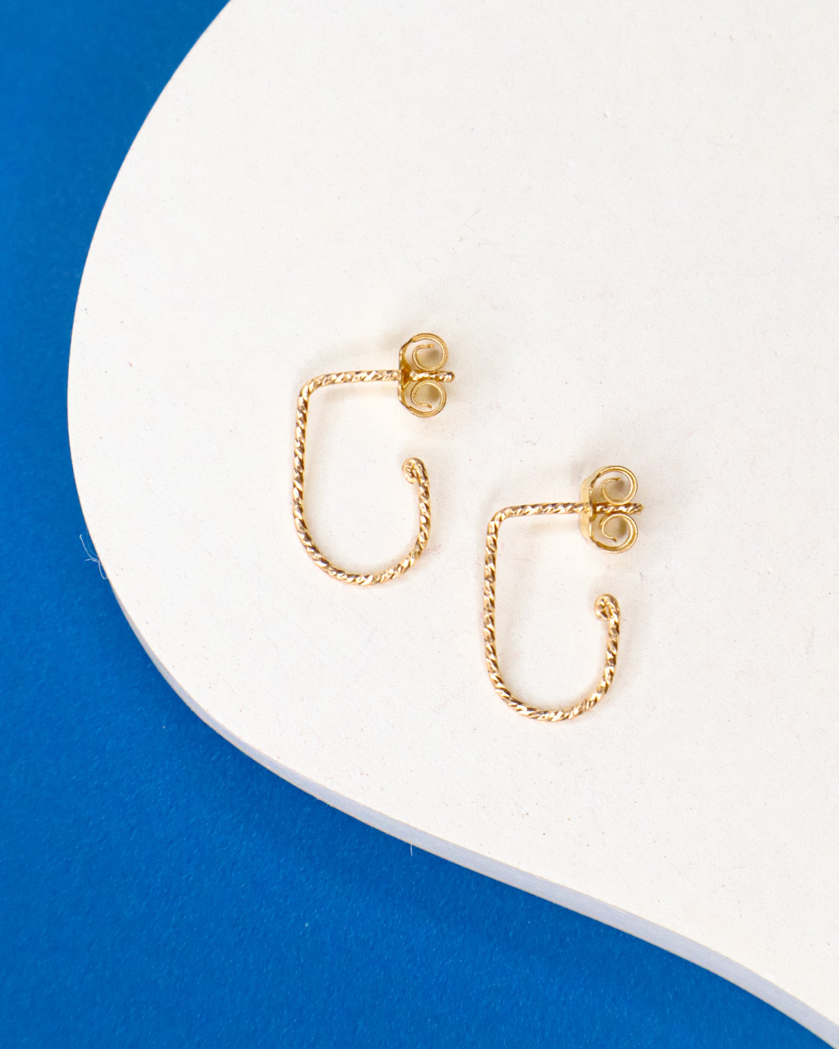 Helix - Boucles d'oreilles puces demi rondes diamantees or ou argent 