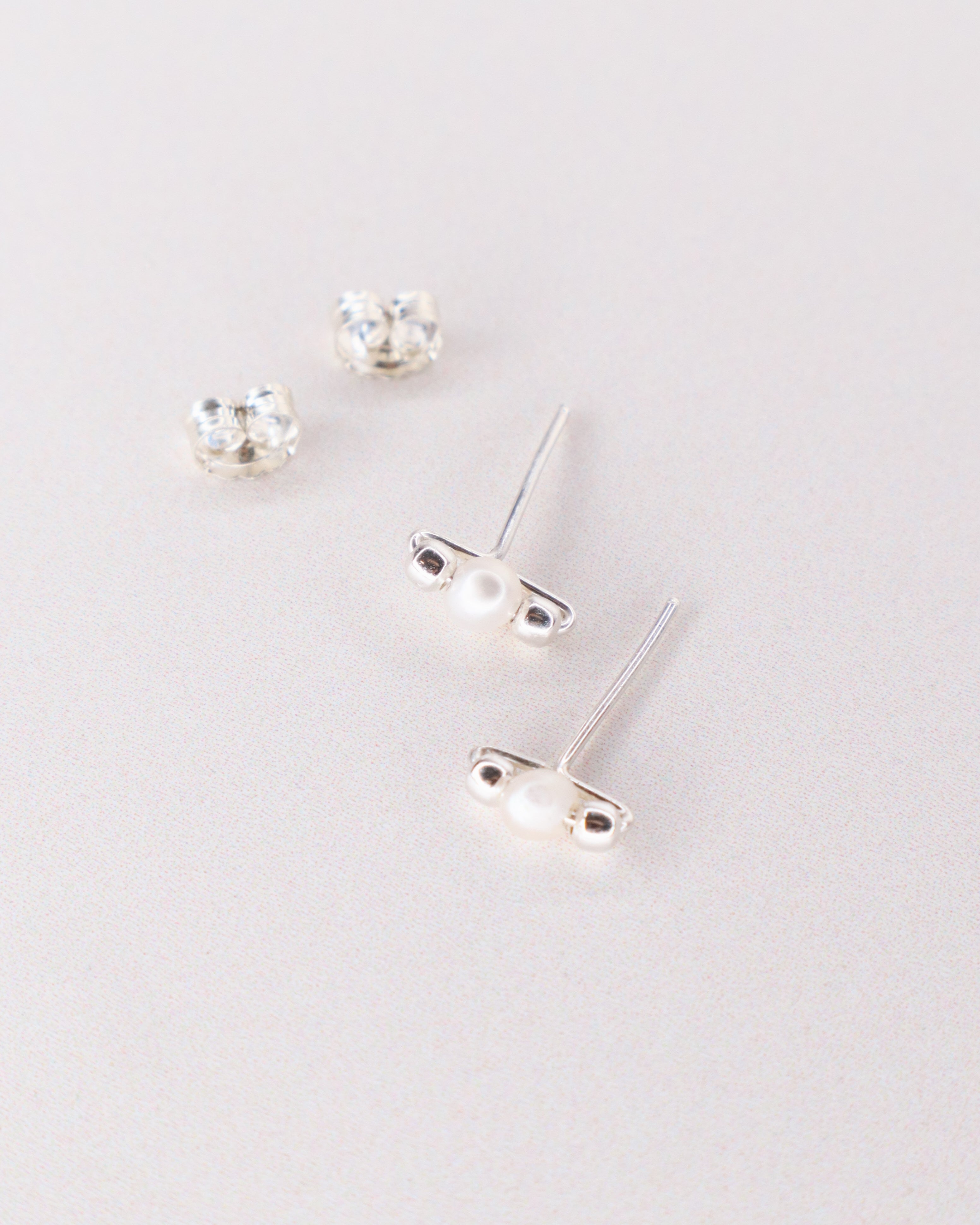 Loire blanc - Boucles d'oreilles puces perle de culture or ou argent 