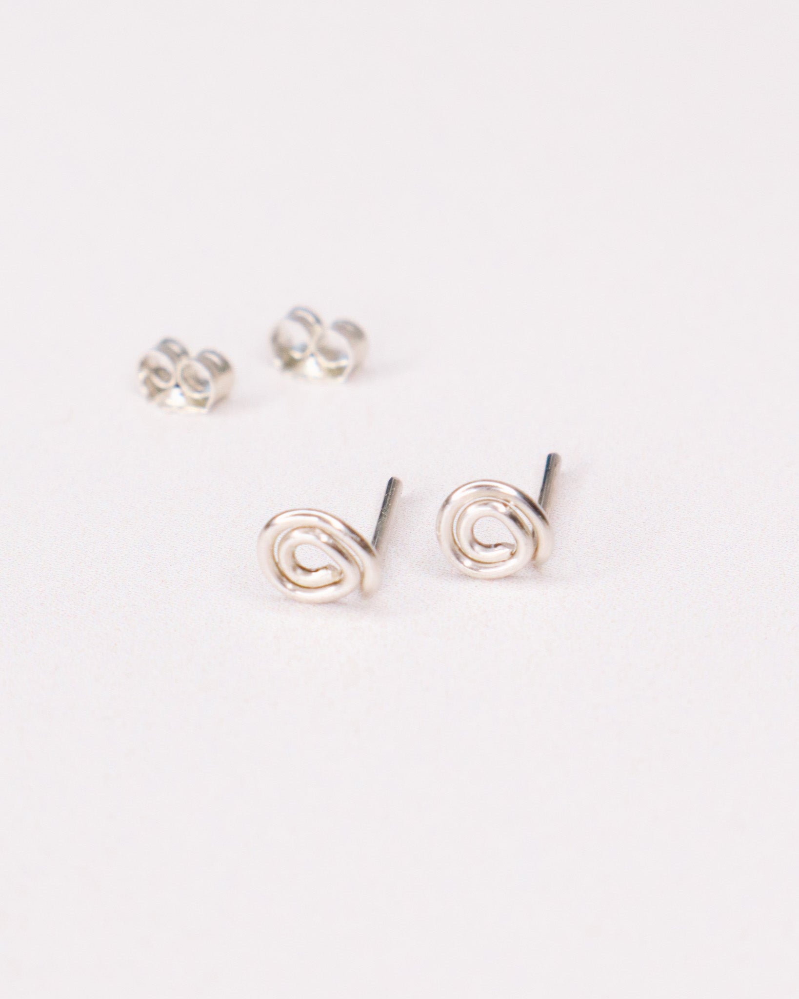 Olive - Boucles d'oreilles puces or ou argent 