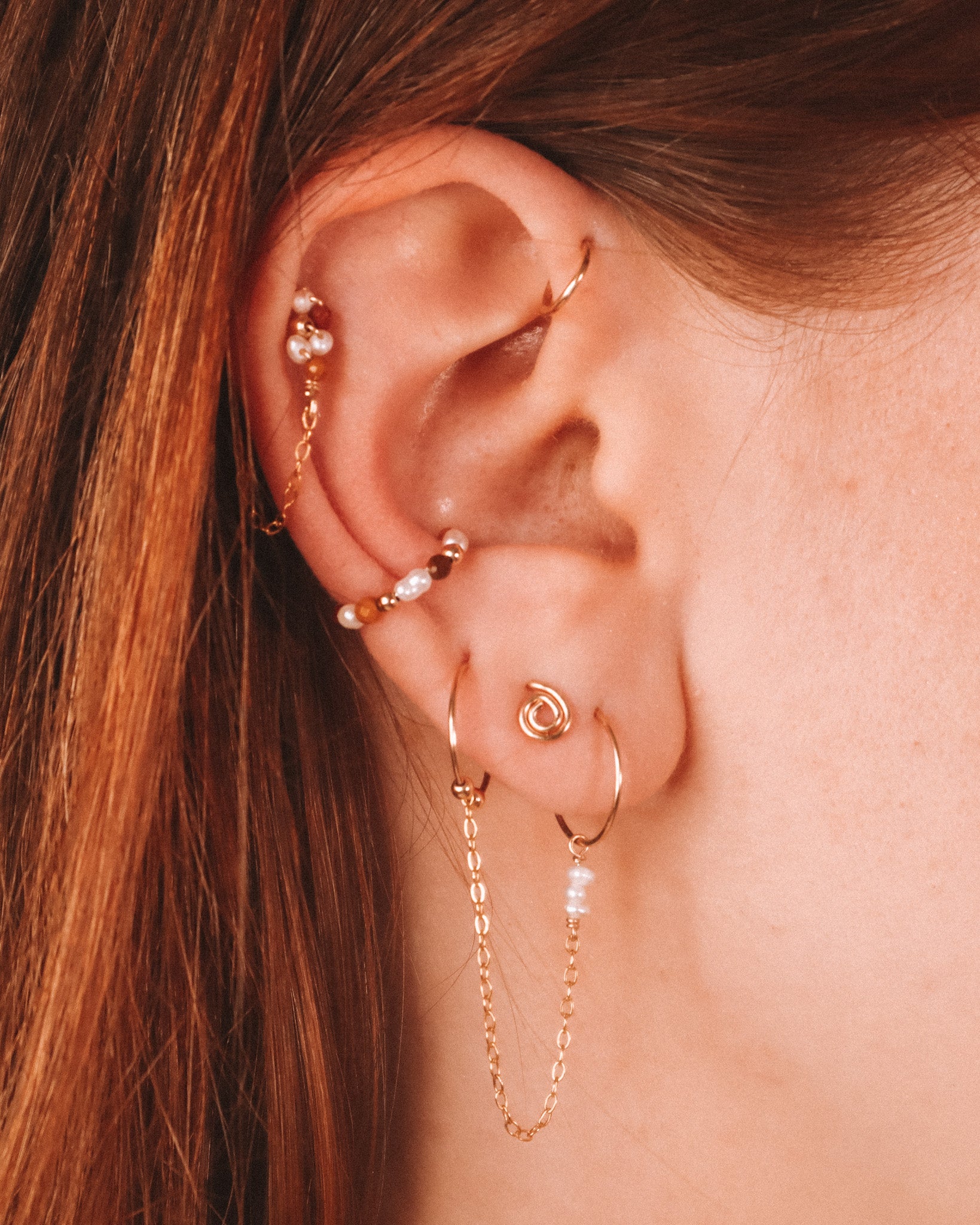 Ravia rouge - Boucles d'oreilles puces chainettes jaspe rouge perle de culture or ou argent 