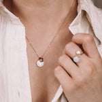Pangaea - Collier personnalisable lettre et pierre precieuses de naissance et nacre or ou argent 